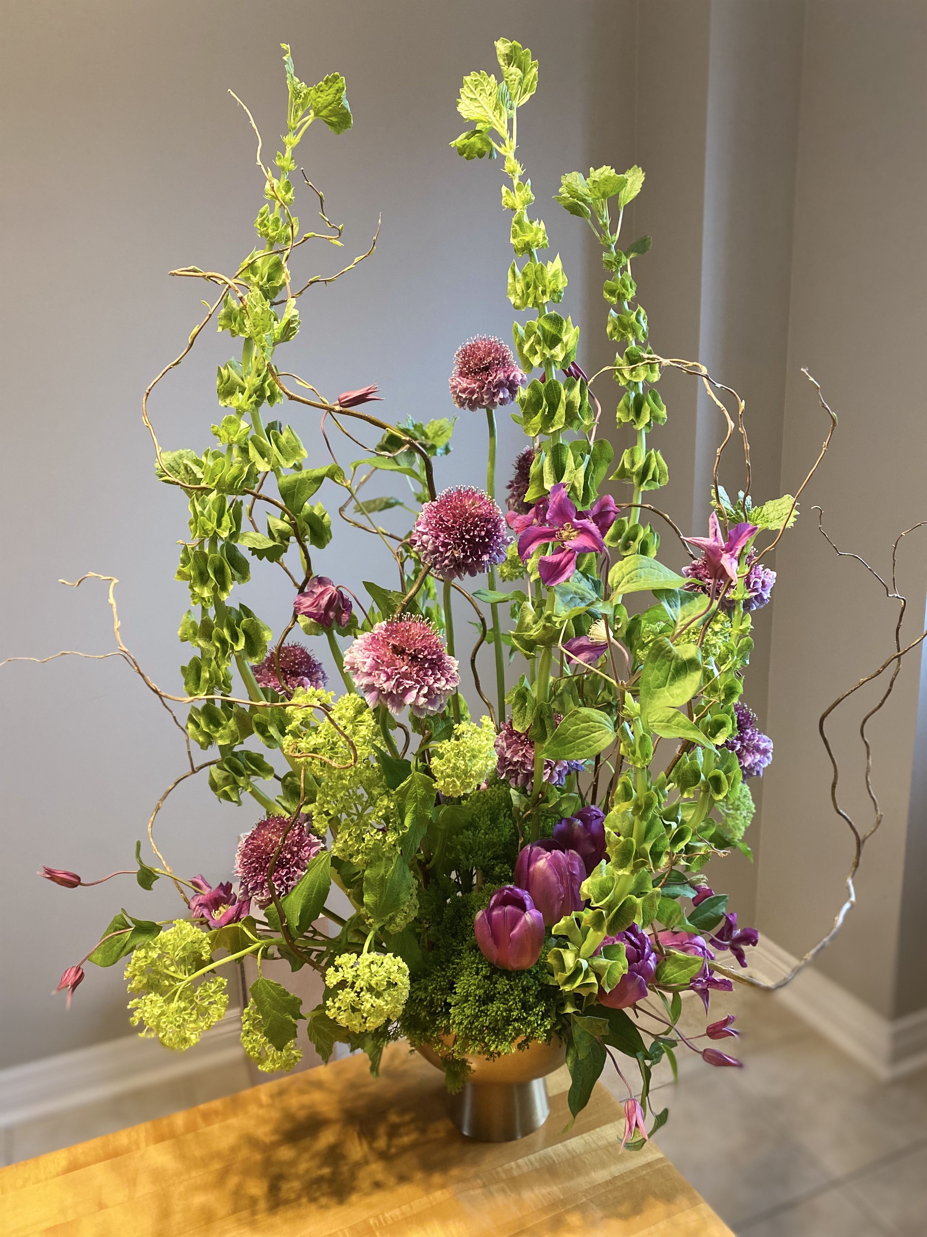 [UPDATE: Description of seasonal bouquet photo]